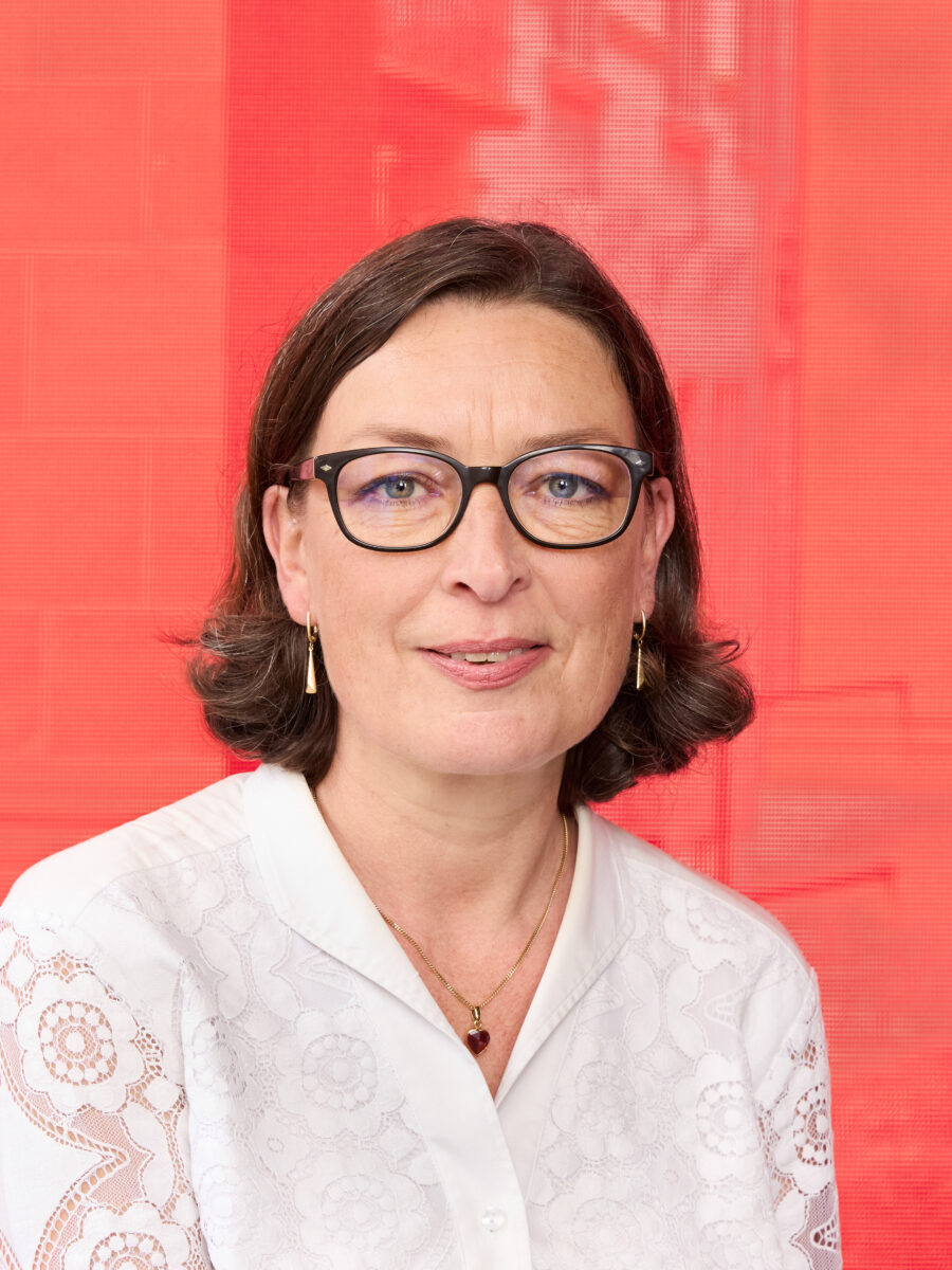 Photo de portrait de Christel Saura – élue